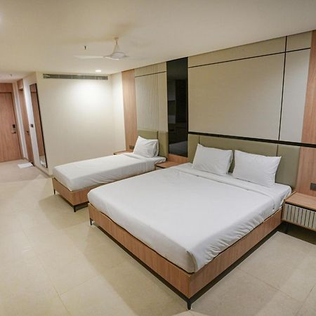 Hotel Shubham Celebrations Hyderabad Exterior foto