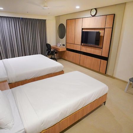 Hotel Shubham Celebrations Hyderabad Exterior foto